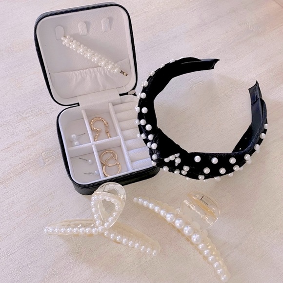 “Like” to be notified of show! - Picture 3 of 6